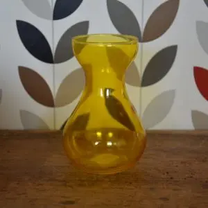 Vase classique jaune